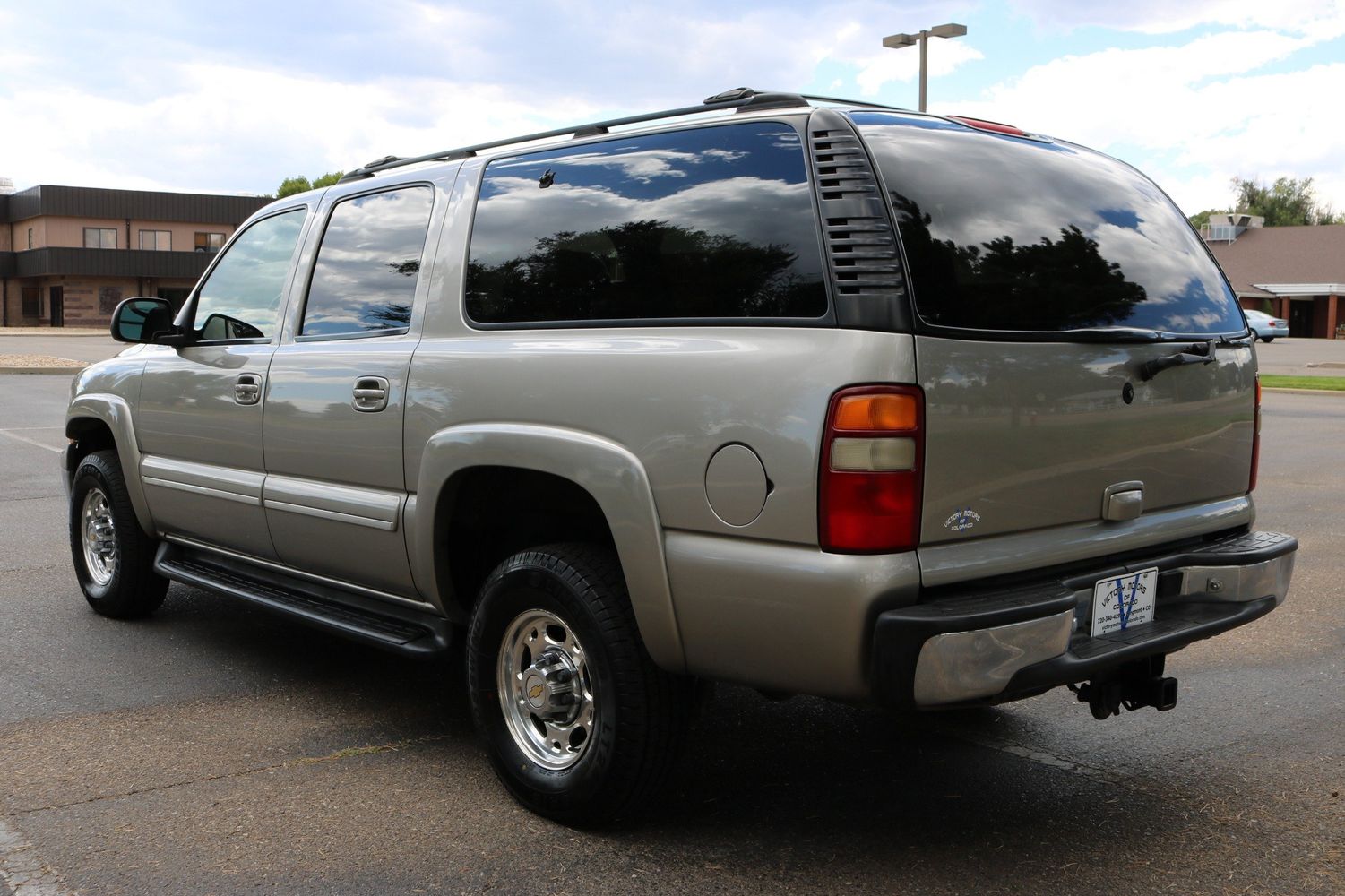 2001 Chevrolet Suburban 2500 | Victory Motors of Colorado