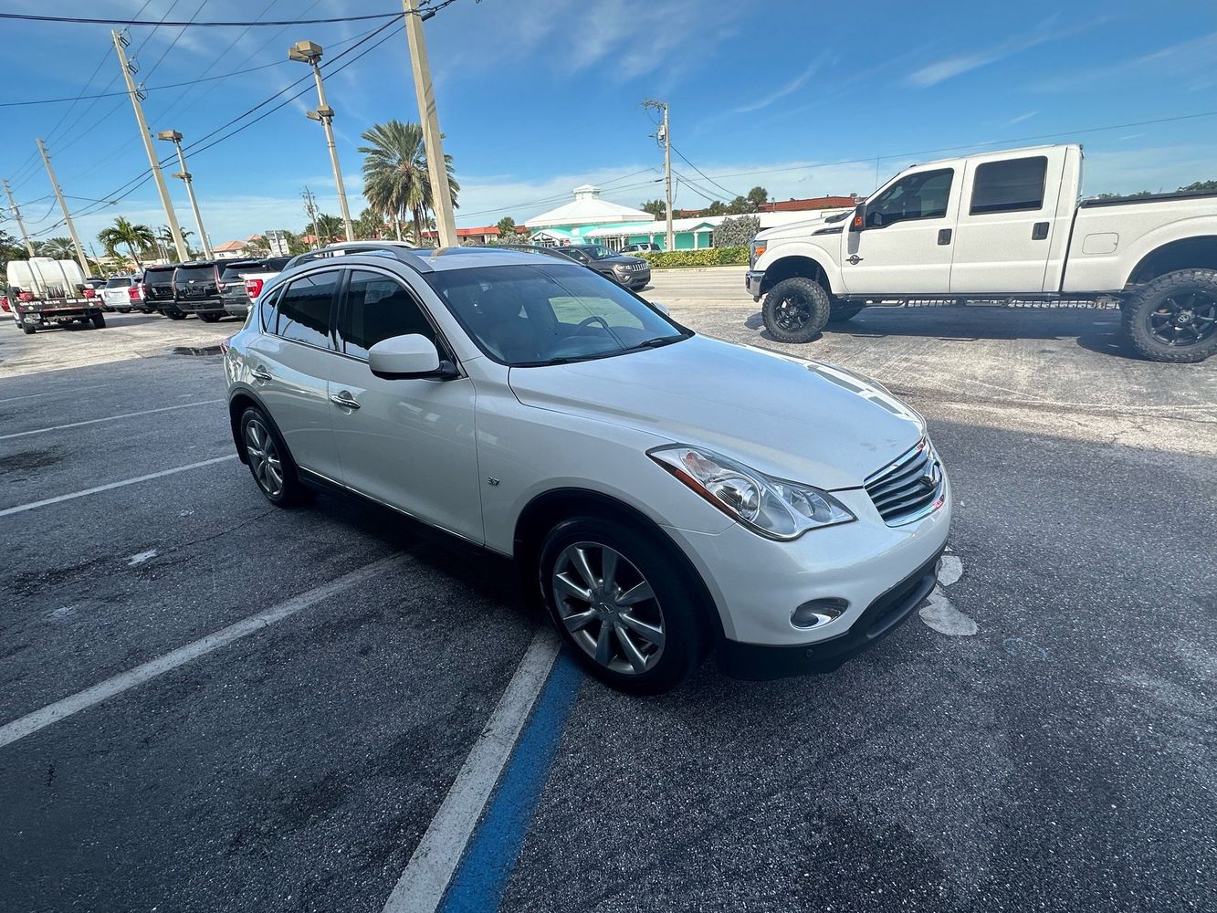 2014 INFINITI QX50 Tropical Auto Sales