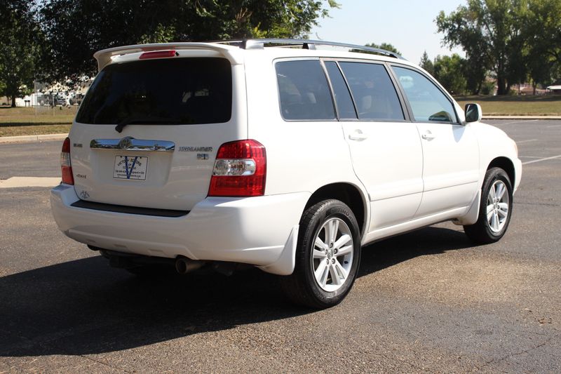 2006 Toyota Highlander Hybrid Photos