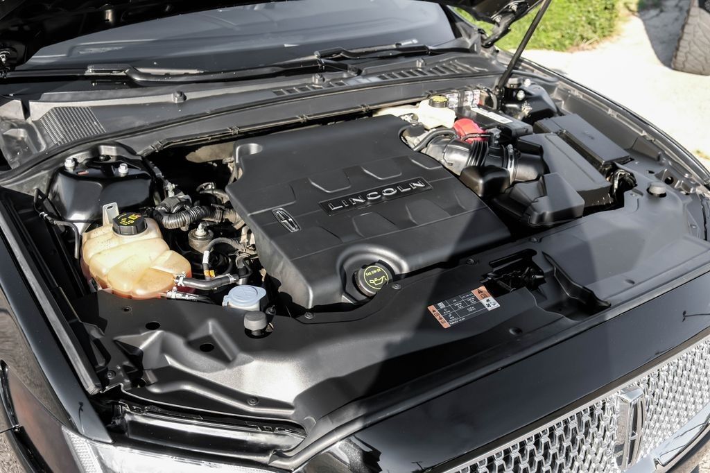 2017 Lincoln Continental Select photo 50