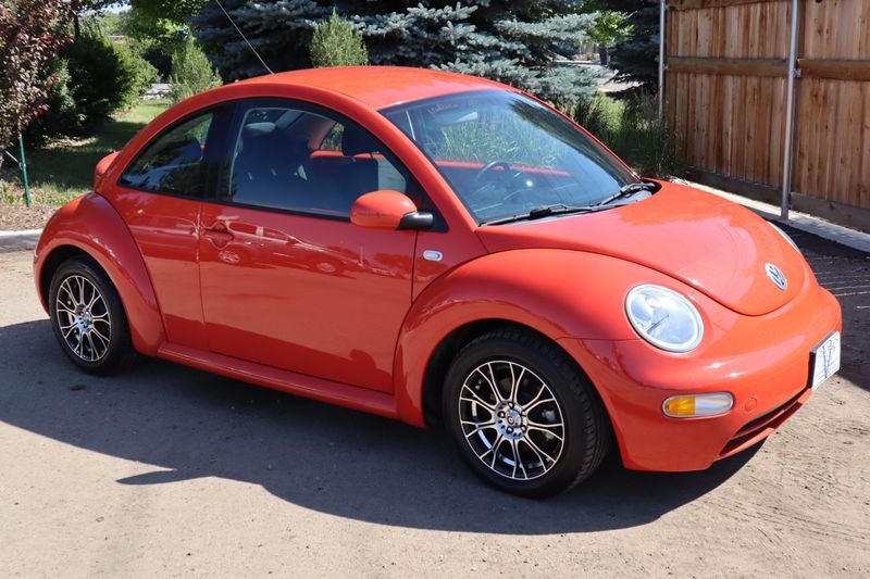 2003 Volkswagen New Beetle Photos