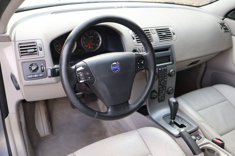 2006-volvo-s40-2-4i-victory-motors-of-colorado