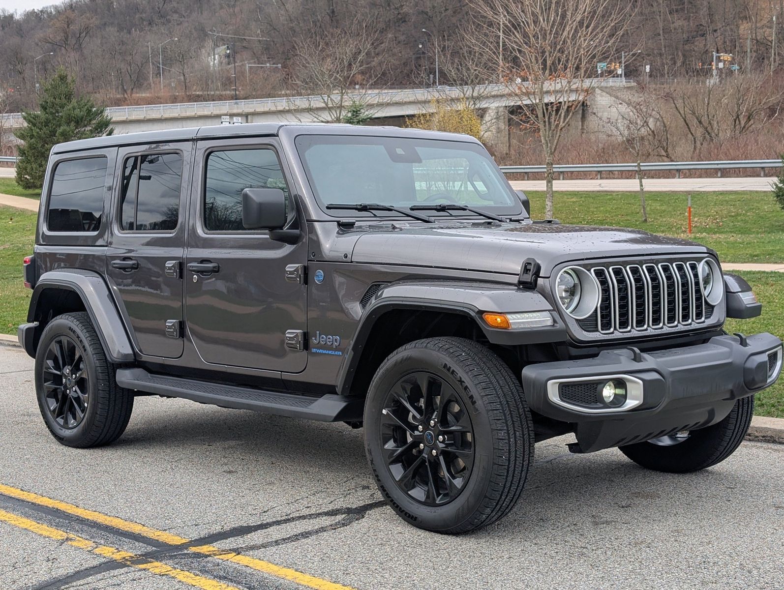 2025 Jeep Wrangler 4xe 3
