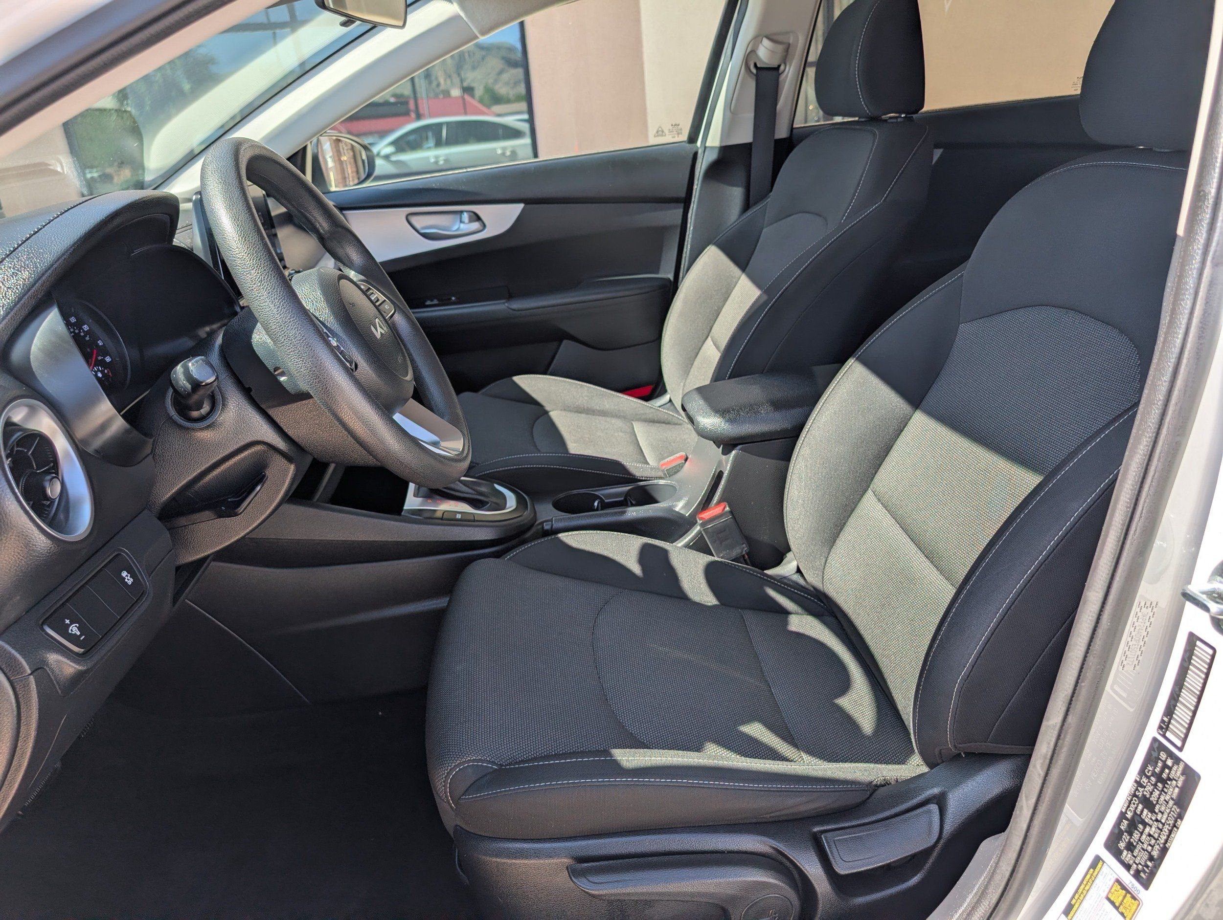 2023 Kia Forte LX - Photo 7