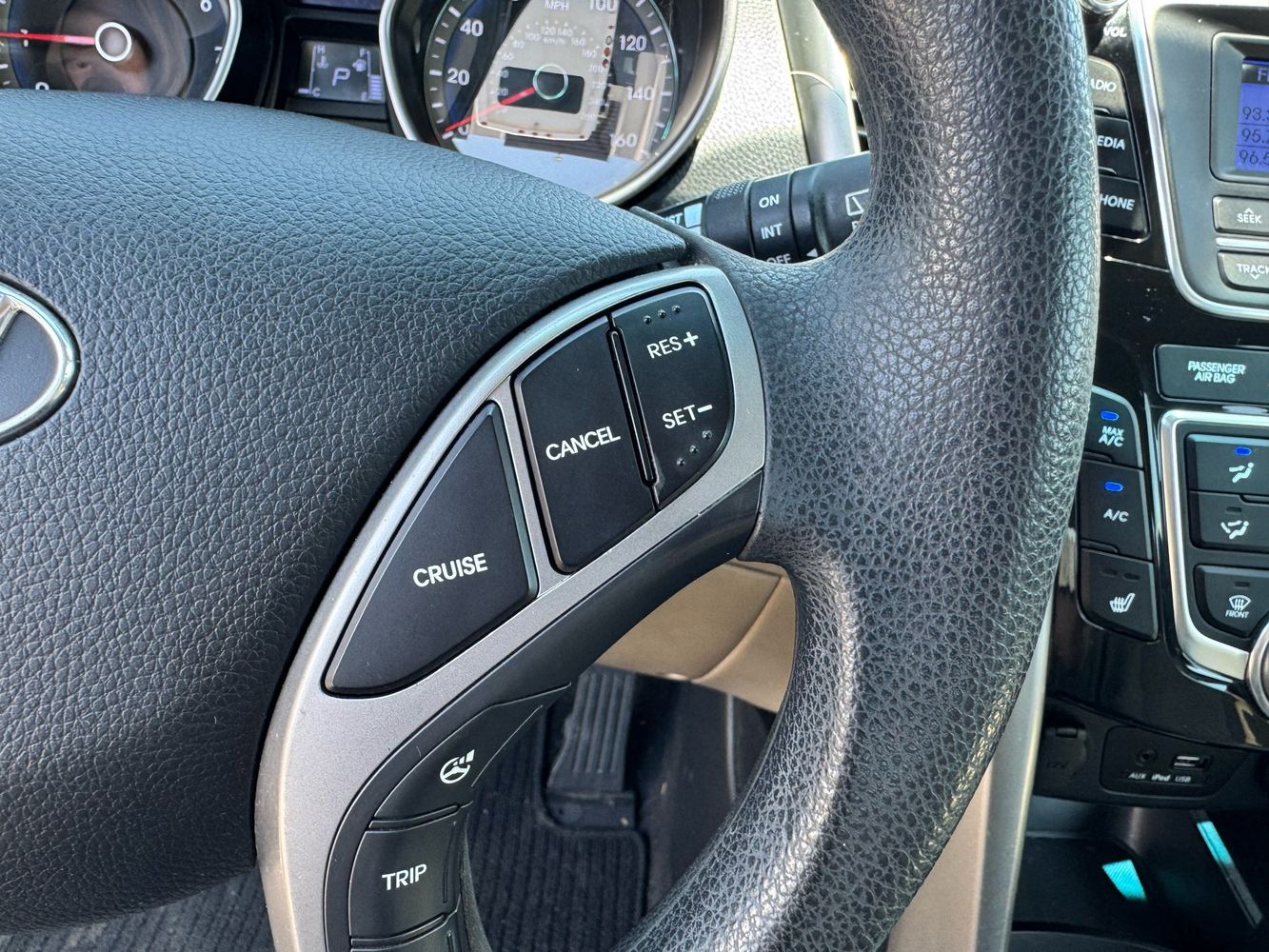 2016 Hyundai Elantra GT Base photo 26