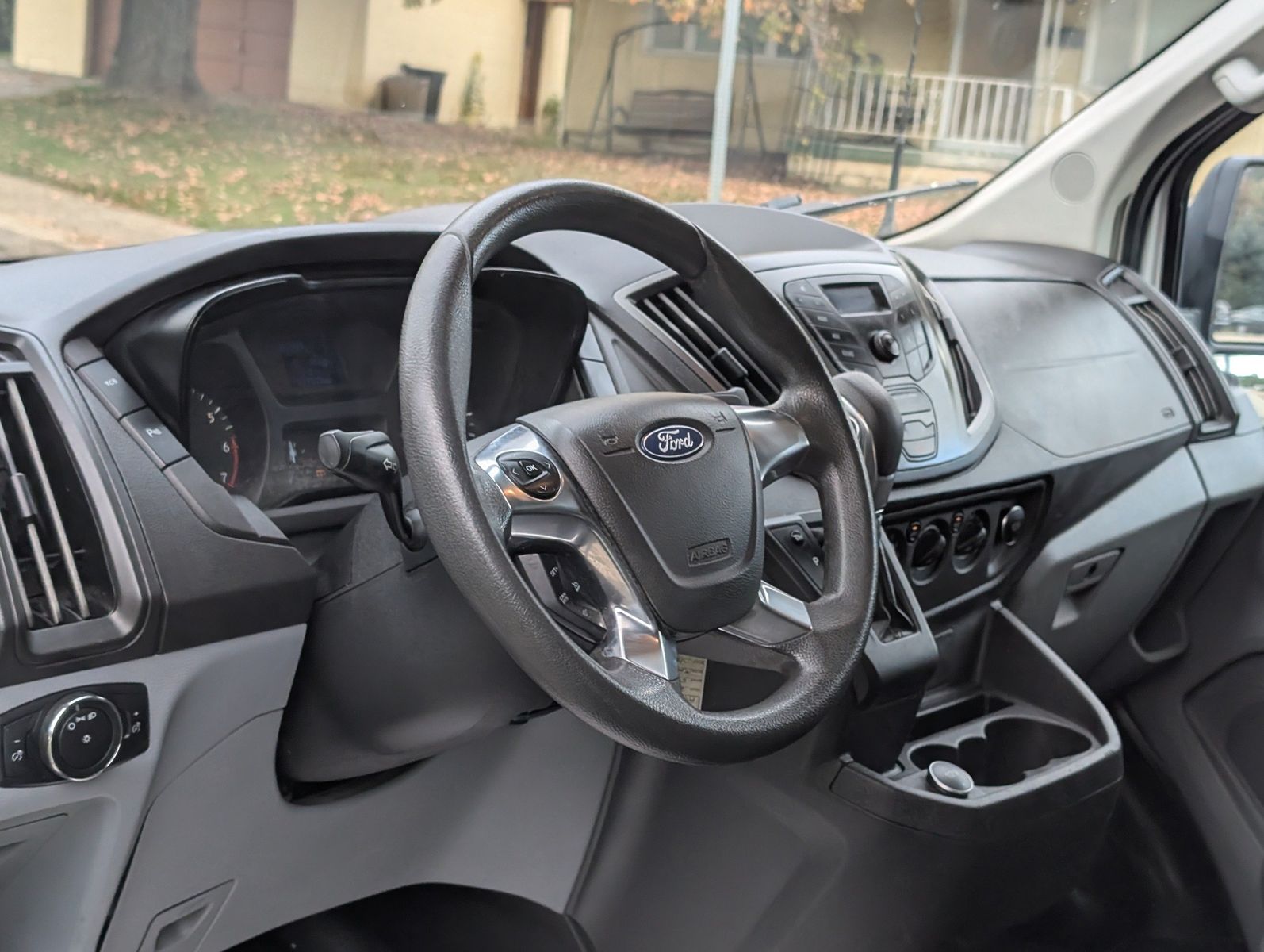 2019 Ford Transit-350 25