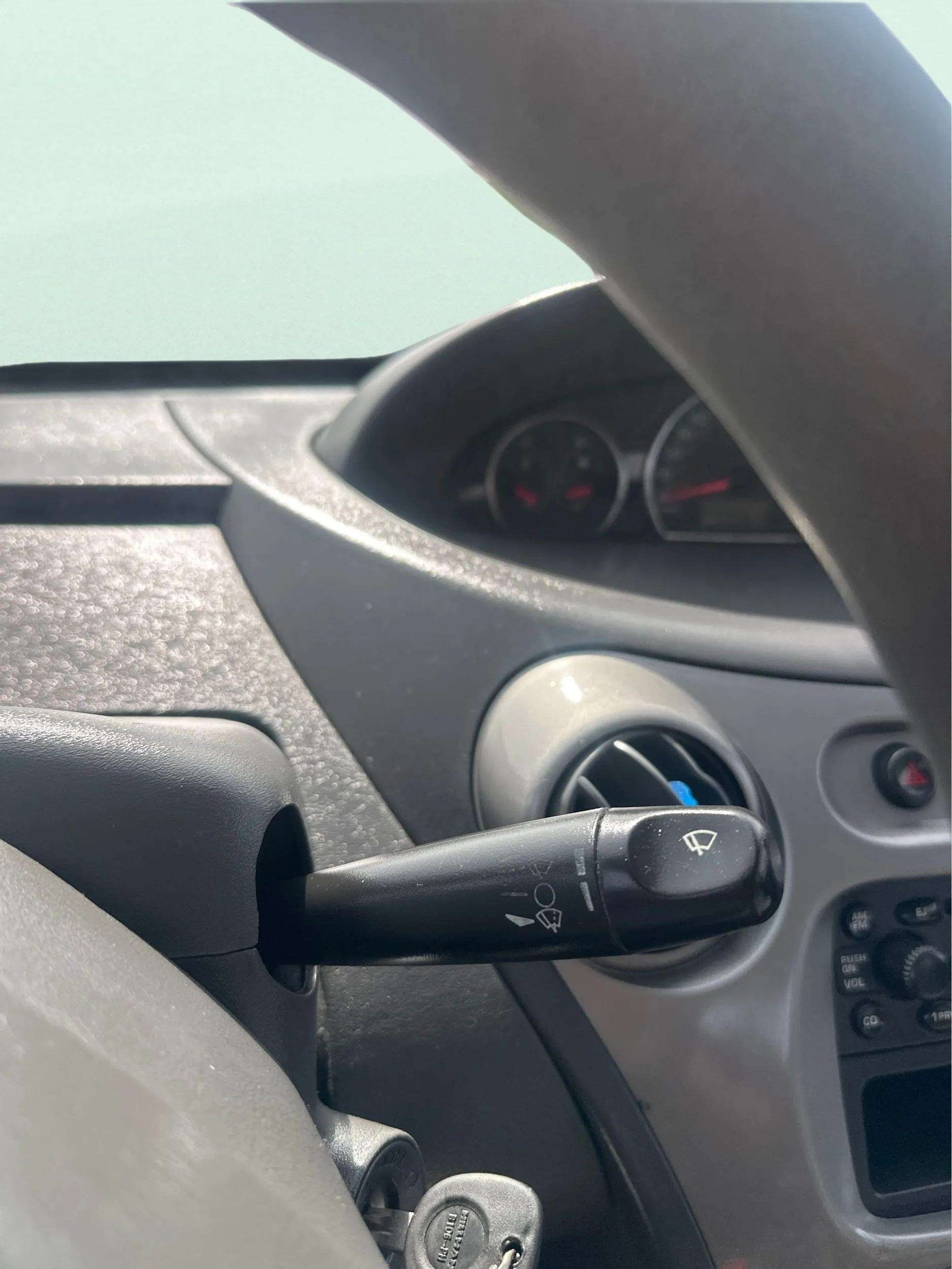 2005 Saturn ION 2 - Photo 21