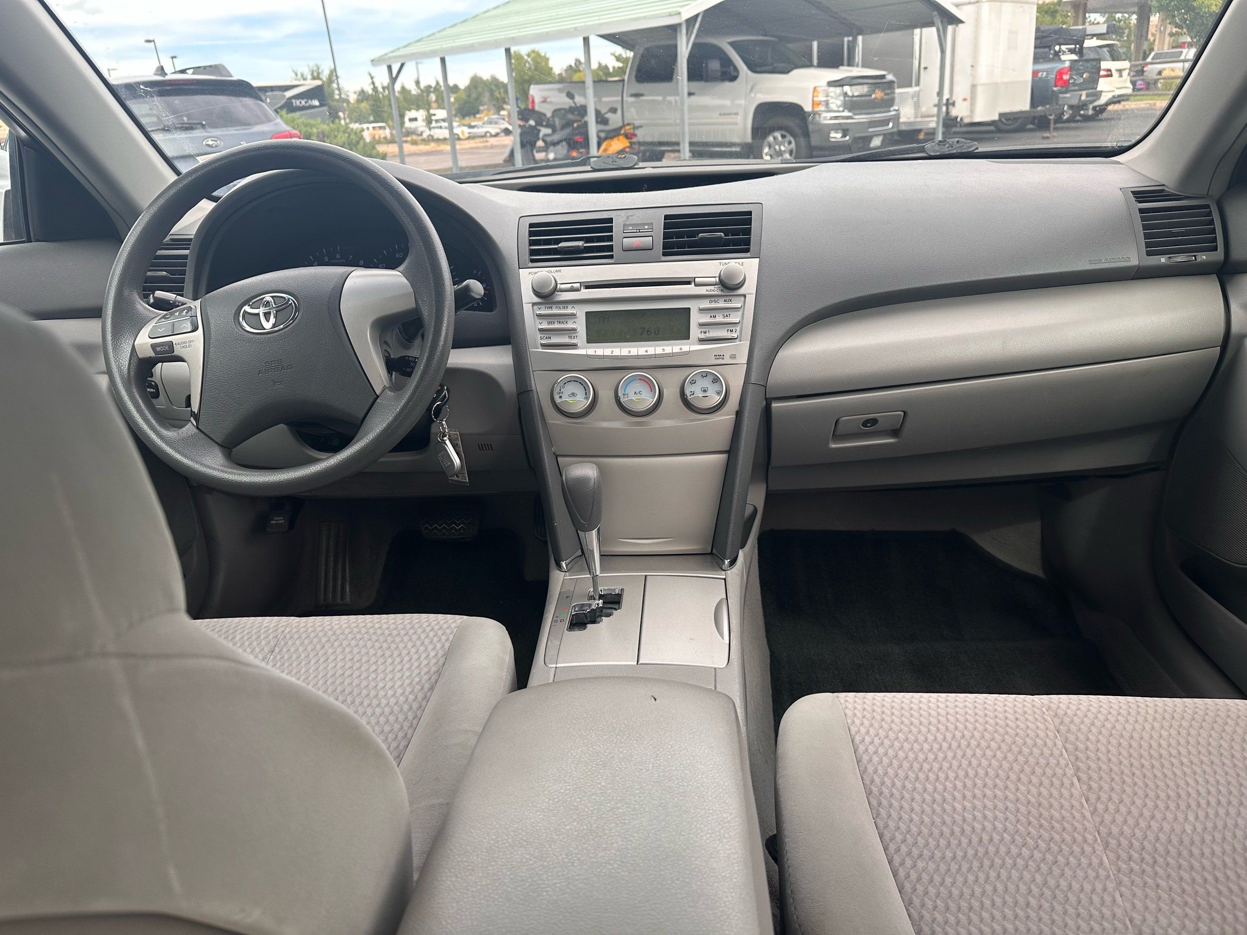 2011 Toyota Camry LE photo 10