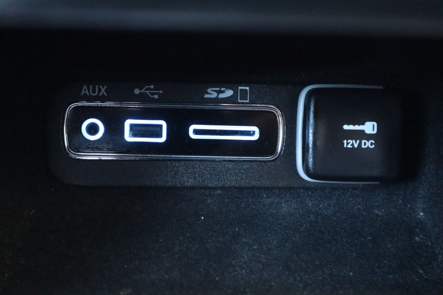 DOES 2017 JEEP GRAND CHEROKEE LAREDO HAVE REMOTE START visual data 8