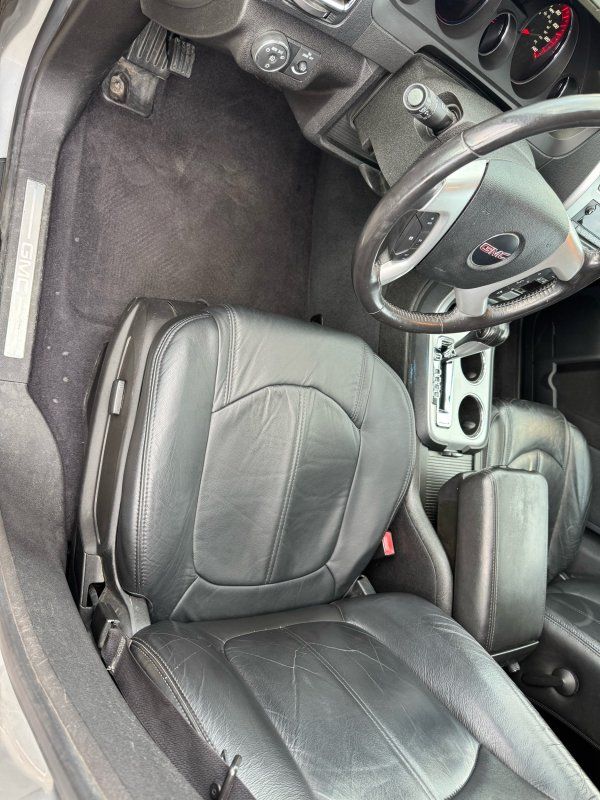 2010 Gmc Acadia photo 9