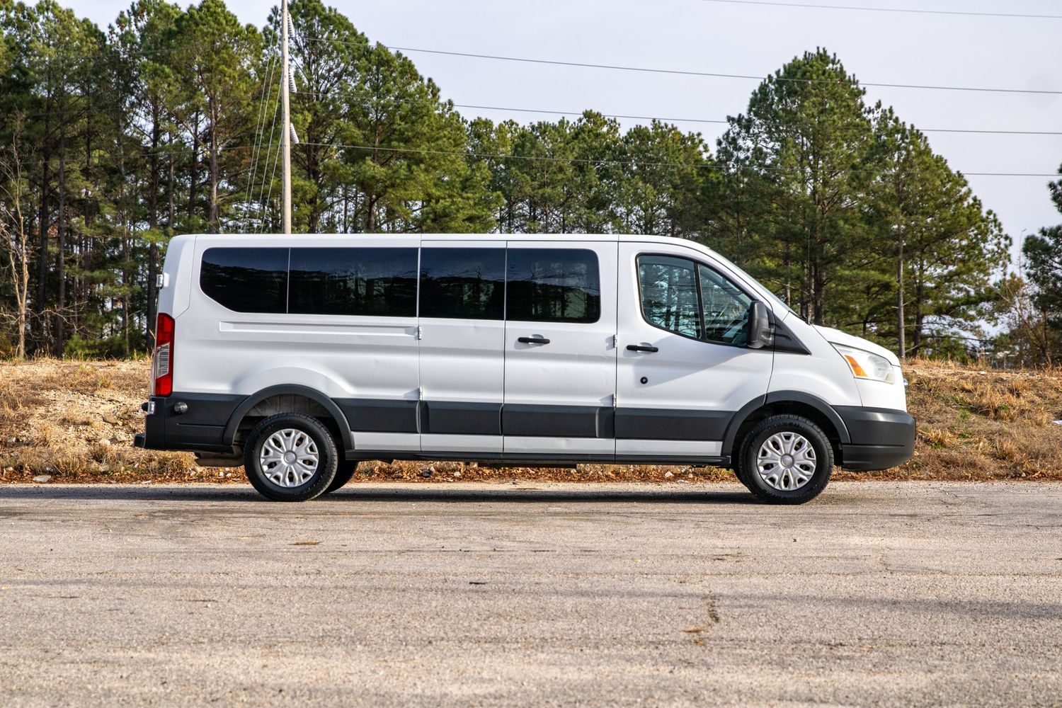 2015 Ford Transit Passenger XLT photo 4