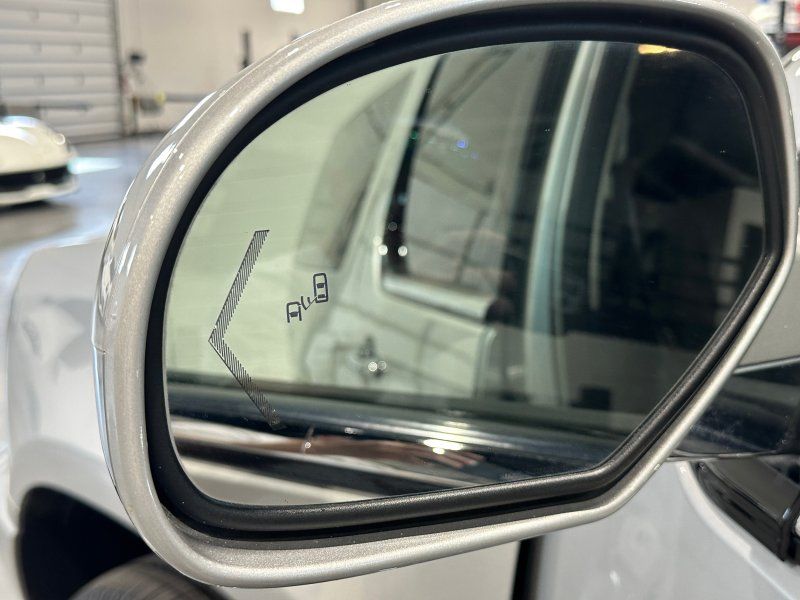 2011 Cadillac Escalade ESV Luxury, photo 30
