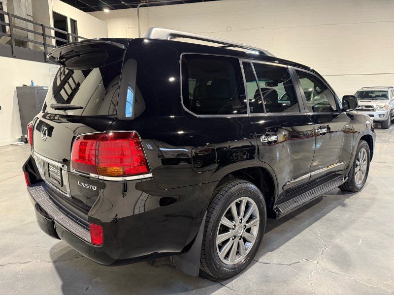 2011 Lexus LX 570 Base, photo 5