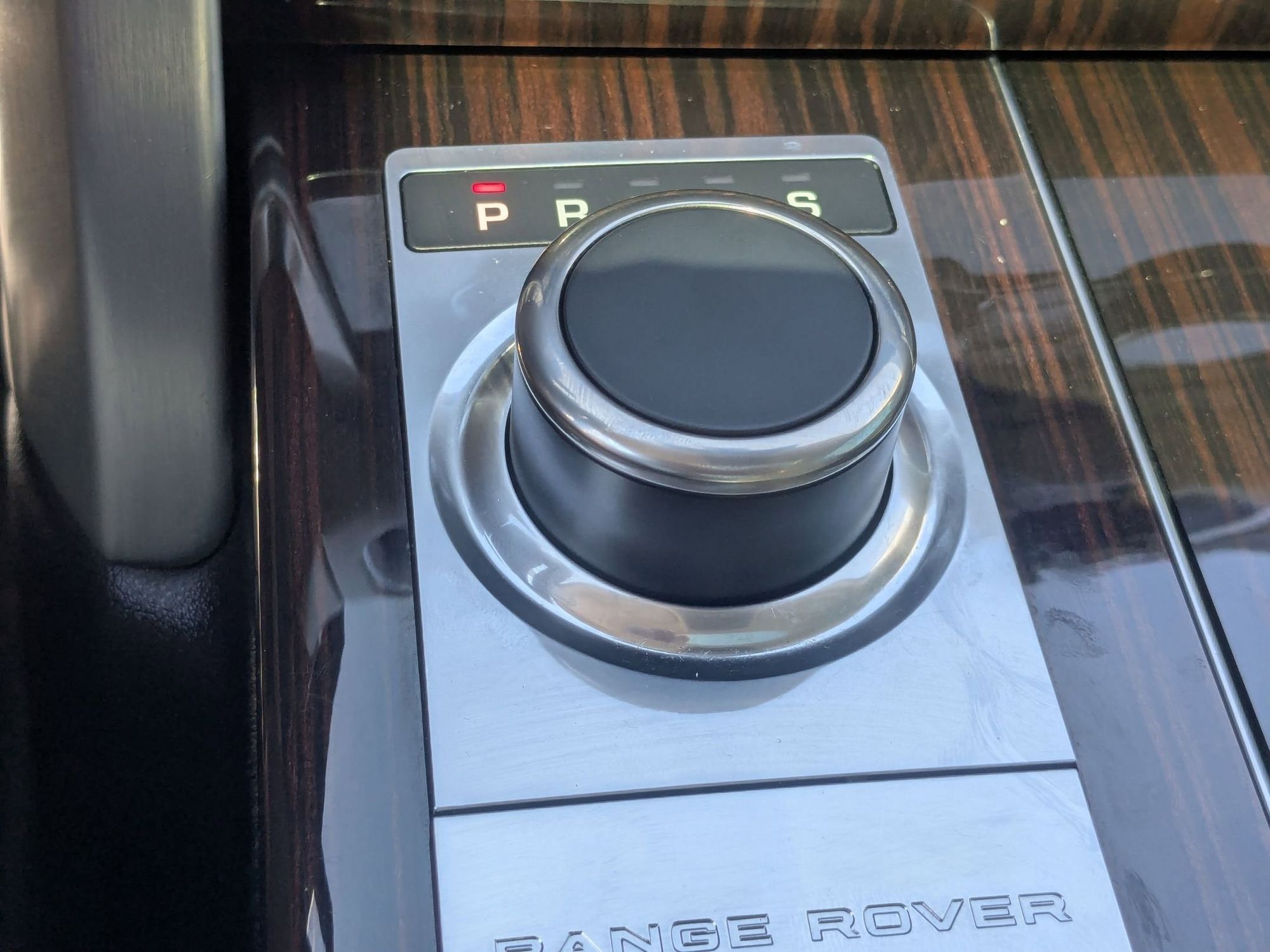 2016 Land Rover Range Rover HSE photo 8