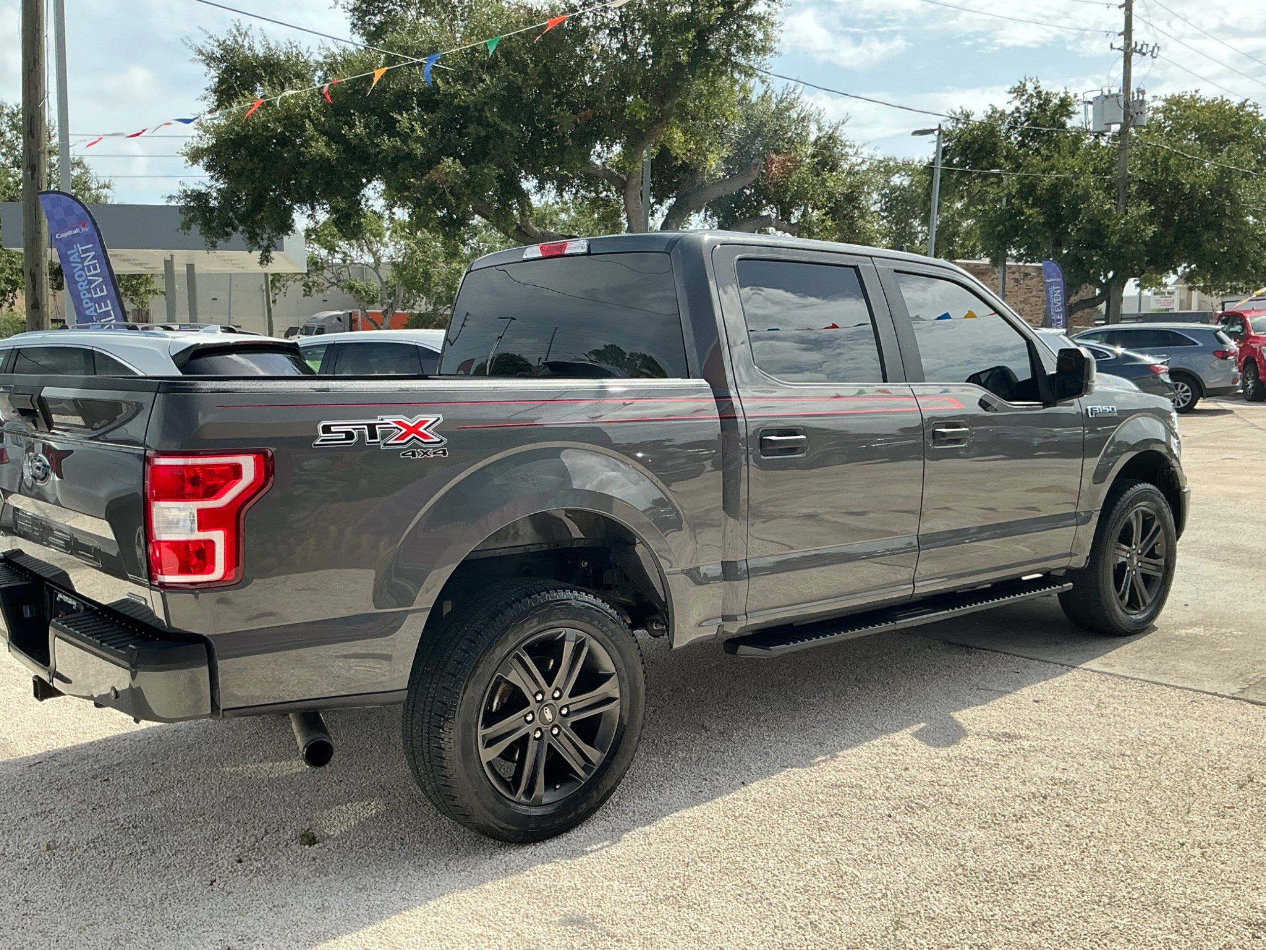 2020 Ford F-150 XLT photo 4