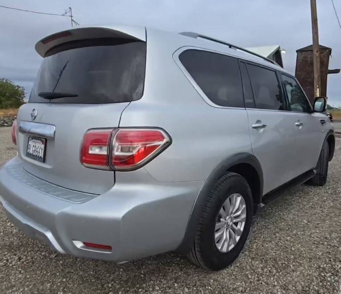2017 Nissan Armada SV photo 3