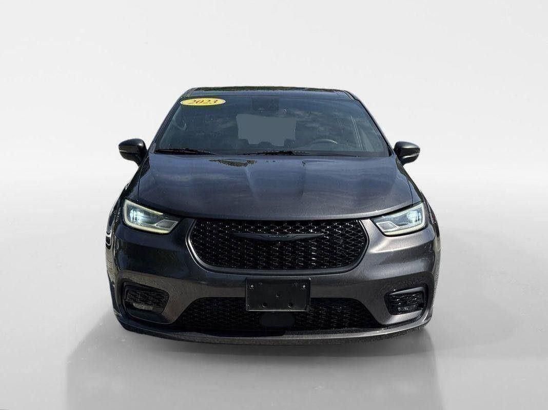 2023 Chrysler Pacifica Hybrid Touring L photo 8