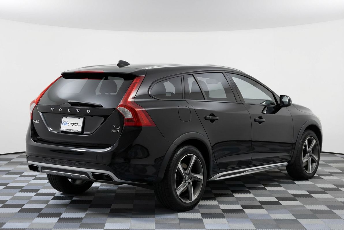 2018 Volvo V60 Cross Country T5
