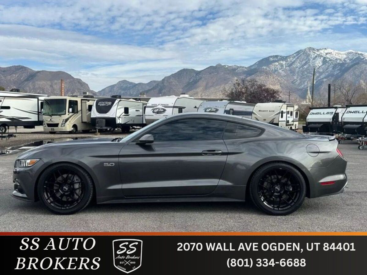 2017 Ford Mustang GT Coupe's photo