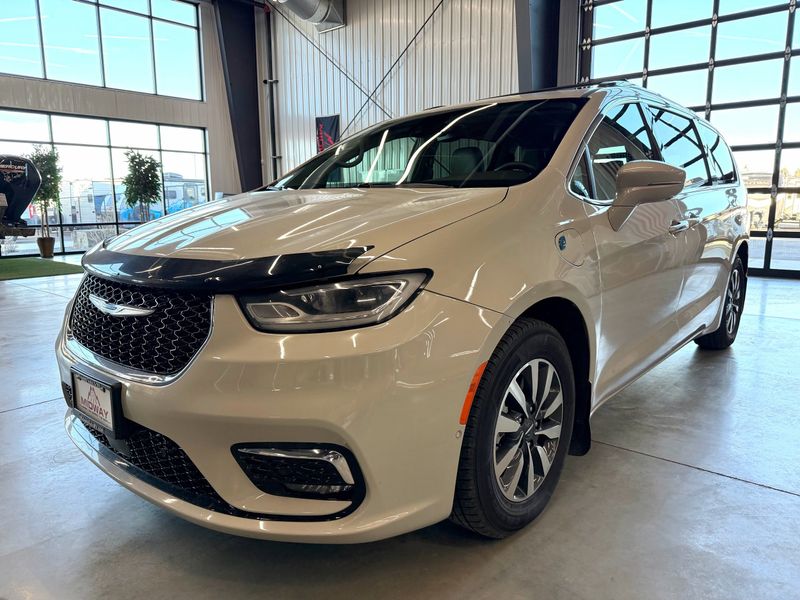2021 Chrysler Pacifica Hybrid Touring L