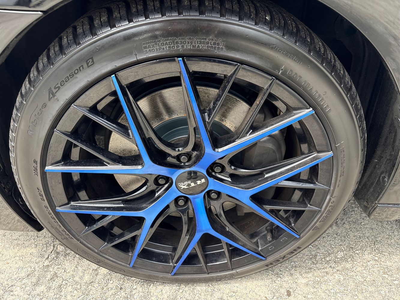 2016 Lexus IS 300 - Photo 18