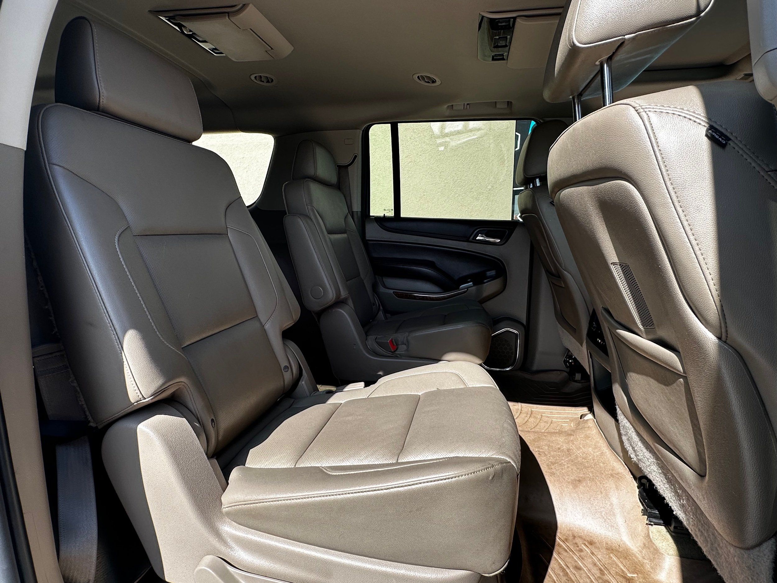 2016 Chevrolet Suburban LTZ photo 26