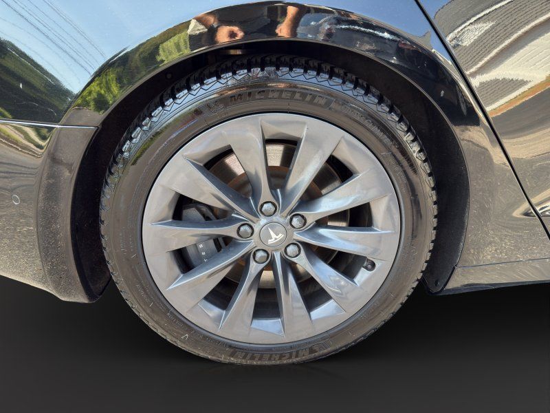 2019 Tesla Model S Long Range photo 21