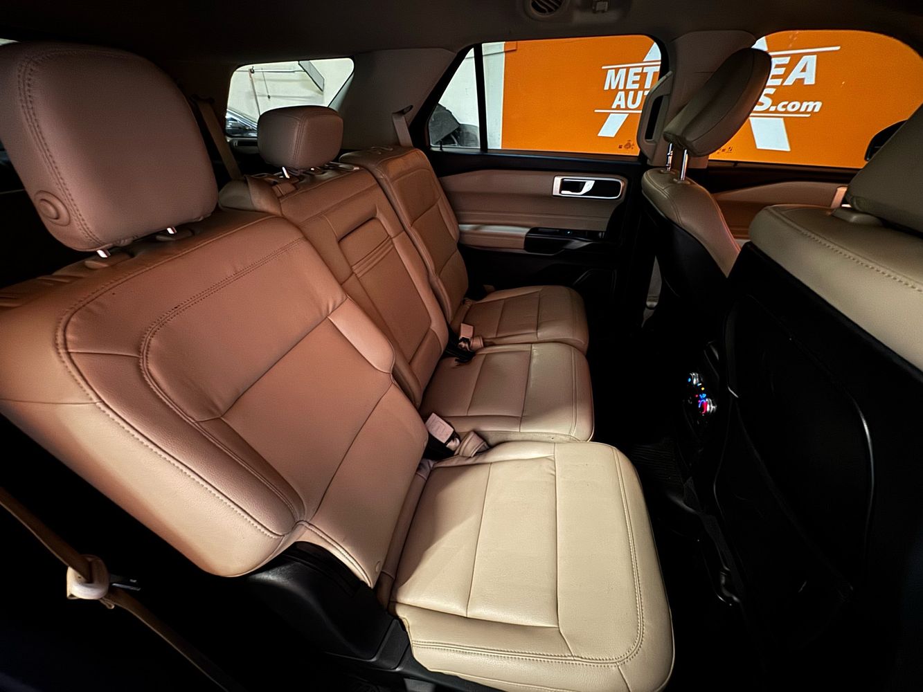 2020 Ford Explorer XLT photo 12
