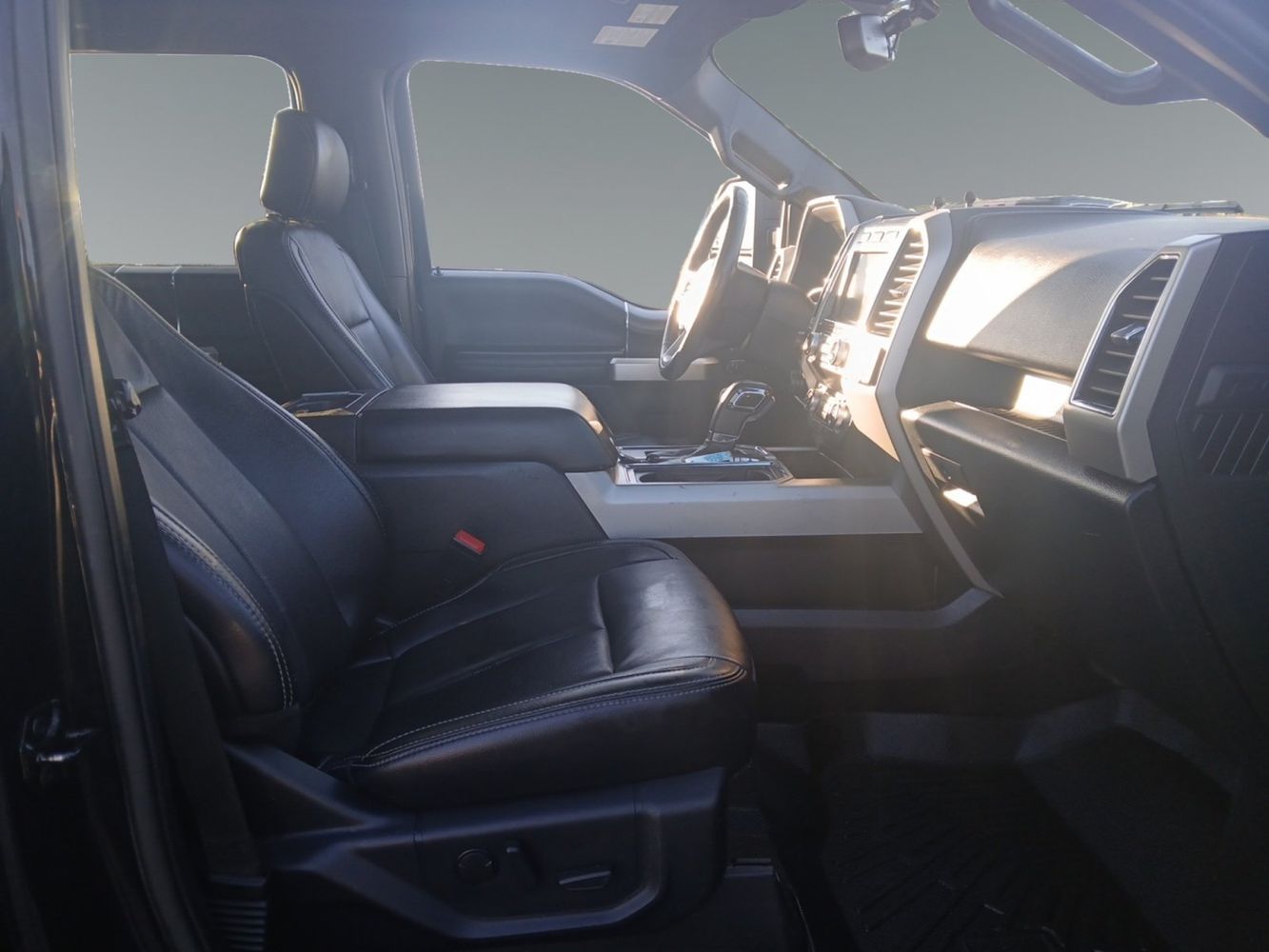 2020 Ford F-150 Lariat photo 13