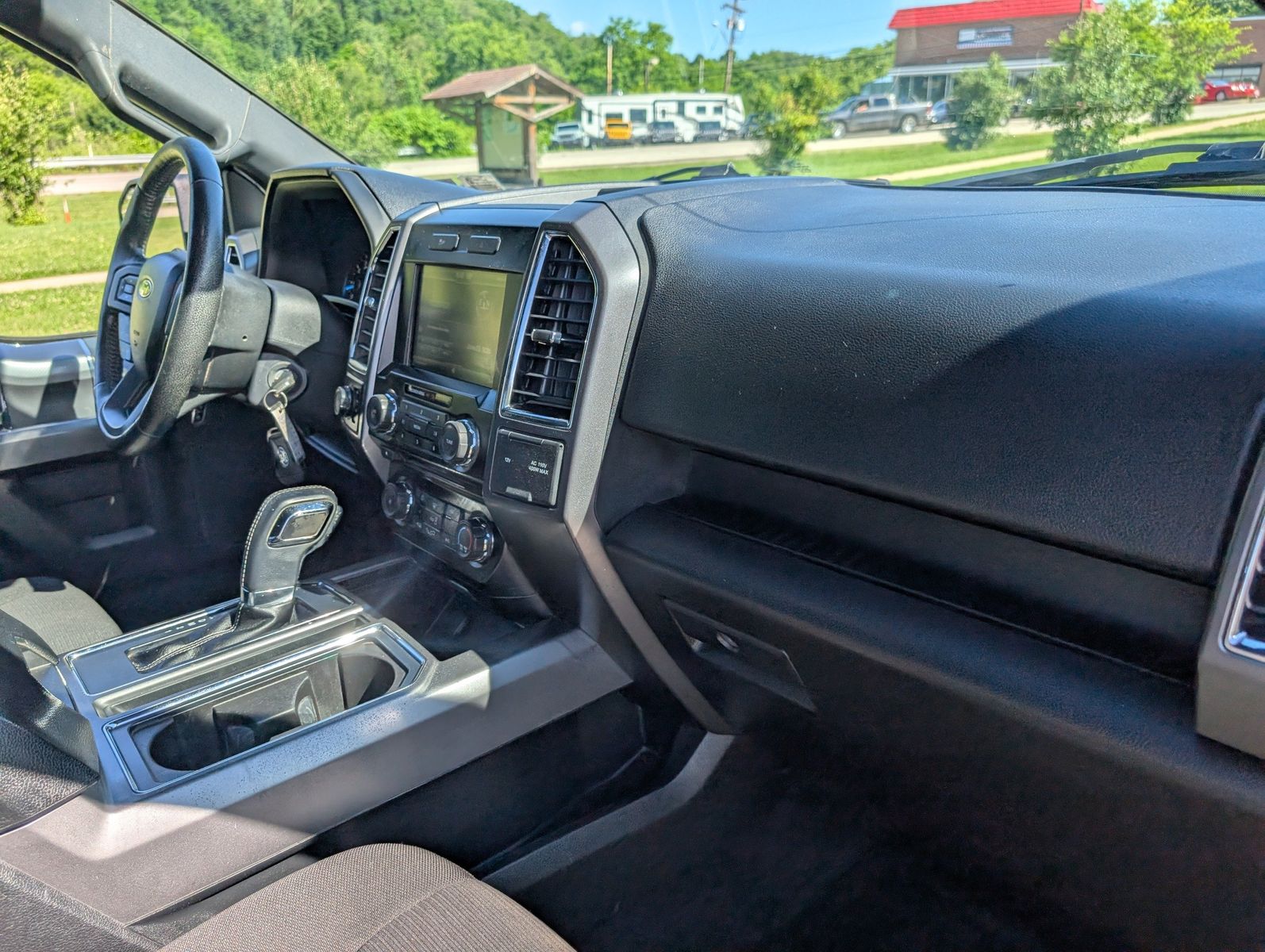 2015 Ford F-150 74