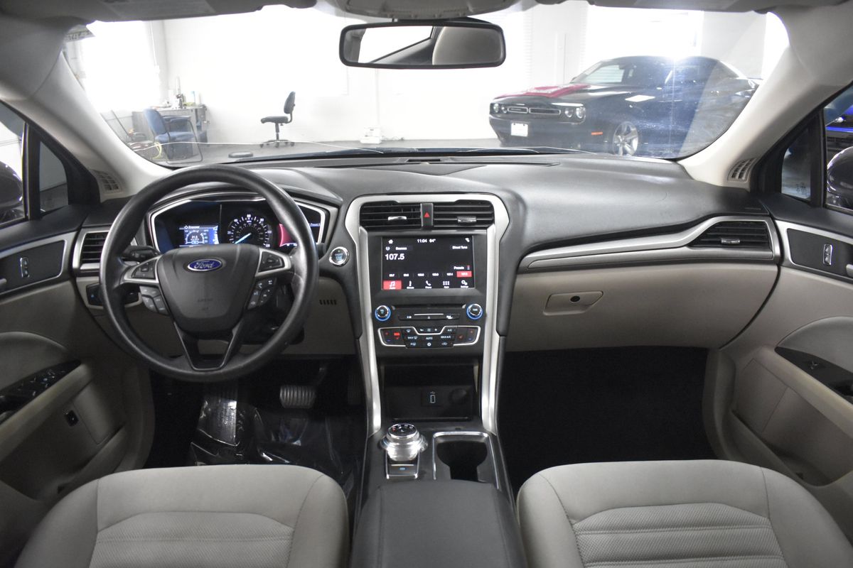 2017 Ford Fusion Hybrid SE