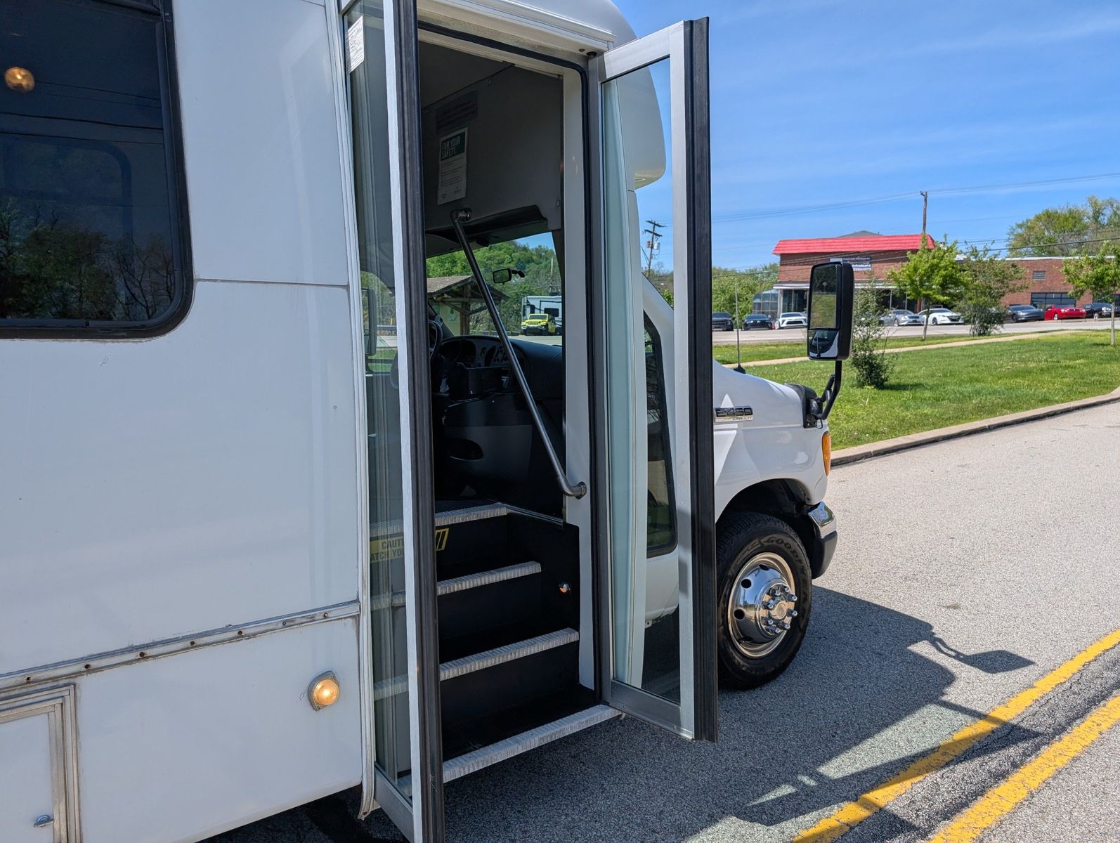 2007 Ford E-450 Cutaway 54