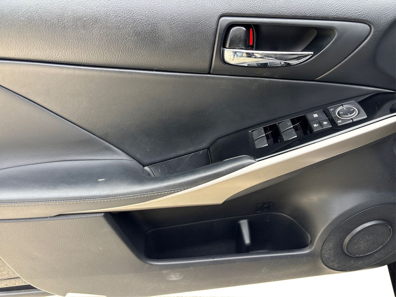 2016 Lexus IS 300 - Photo 25