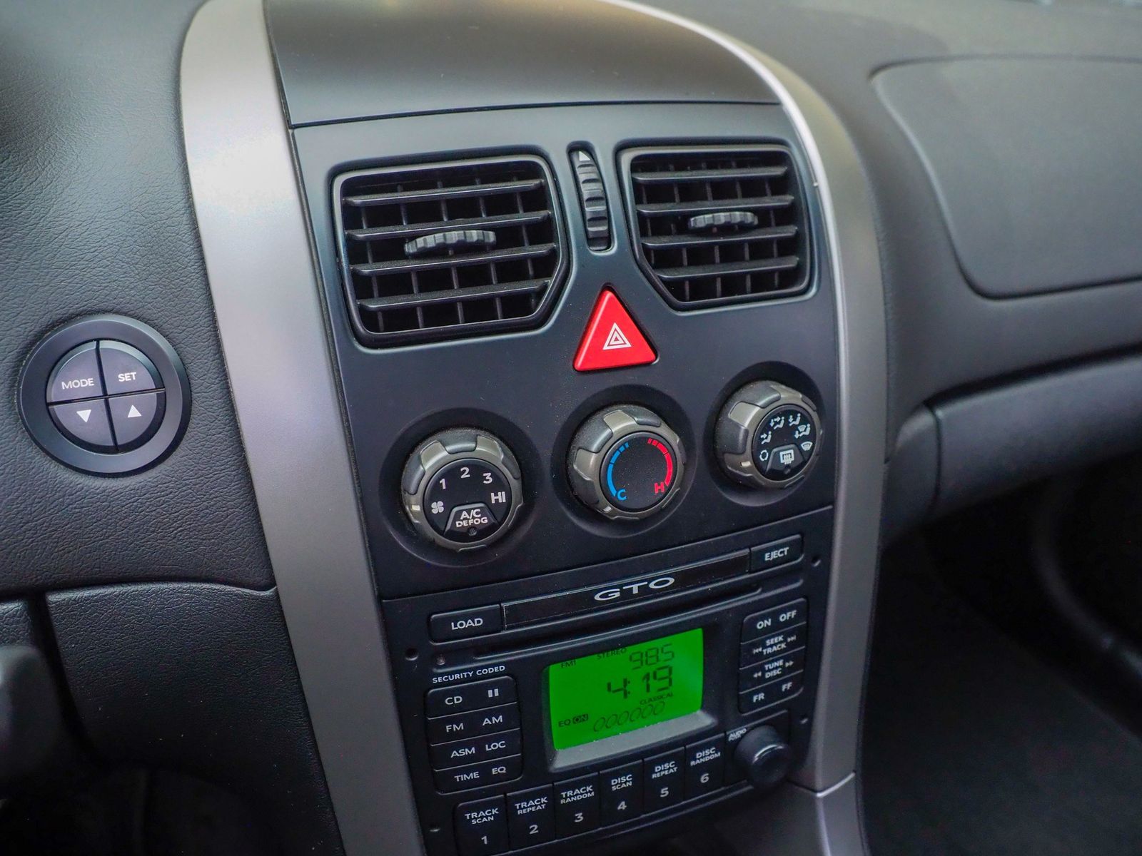 2005 Pontiac GTO 50