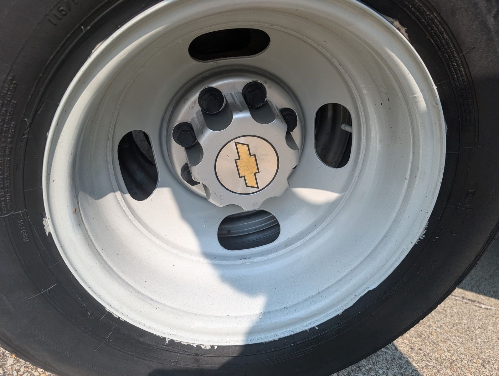 2004 Chevrolet Express Cutaway 35