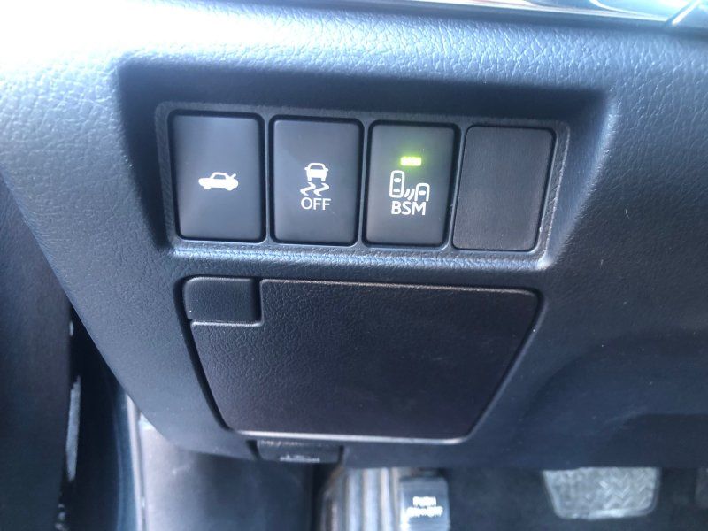 2015 Toyota Avalon Hybrid XLE Touring photo 16