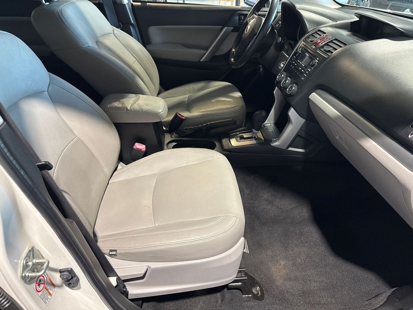2014 Subaru Forester 2.5i Premium photo 5