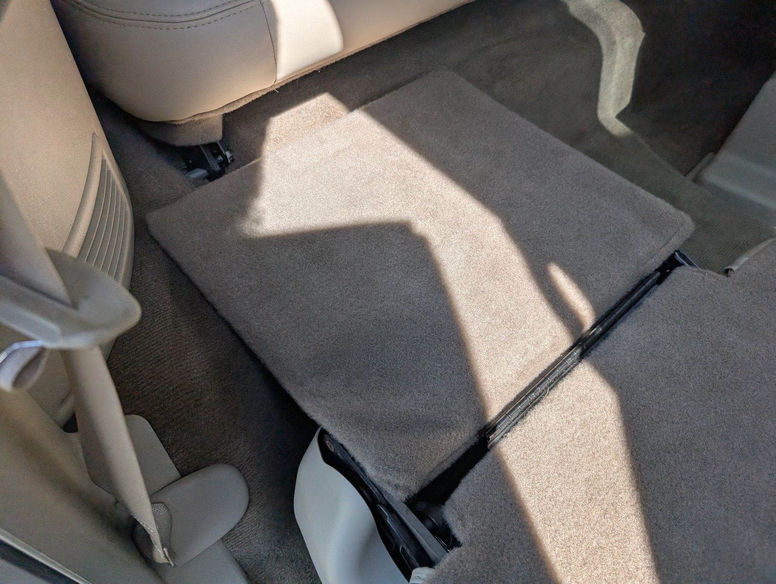 2004 Cadillac Escalade ESV 181