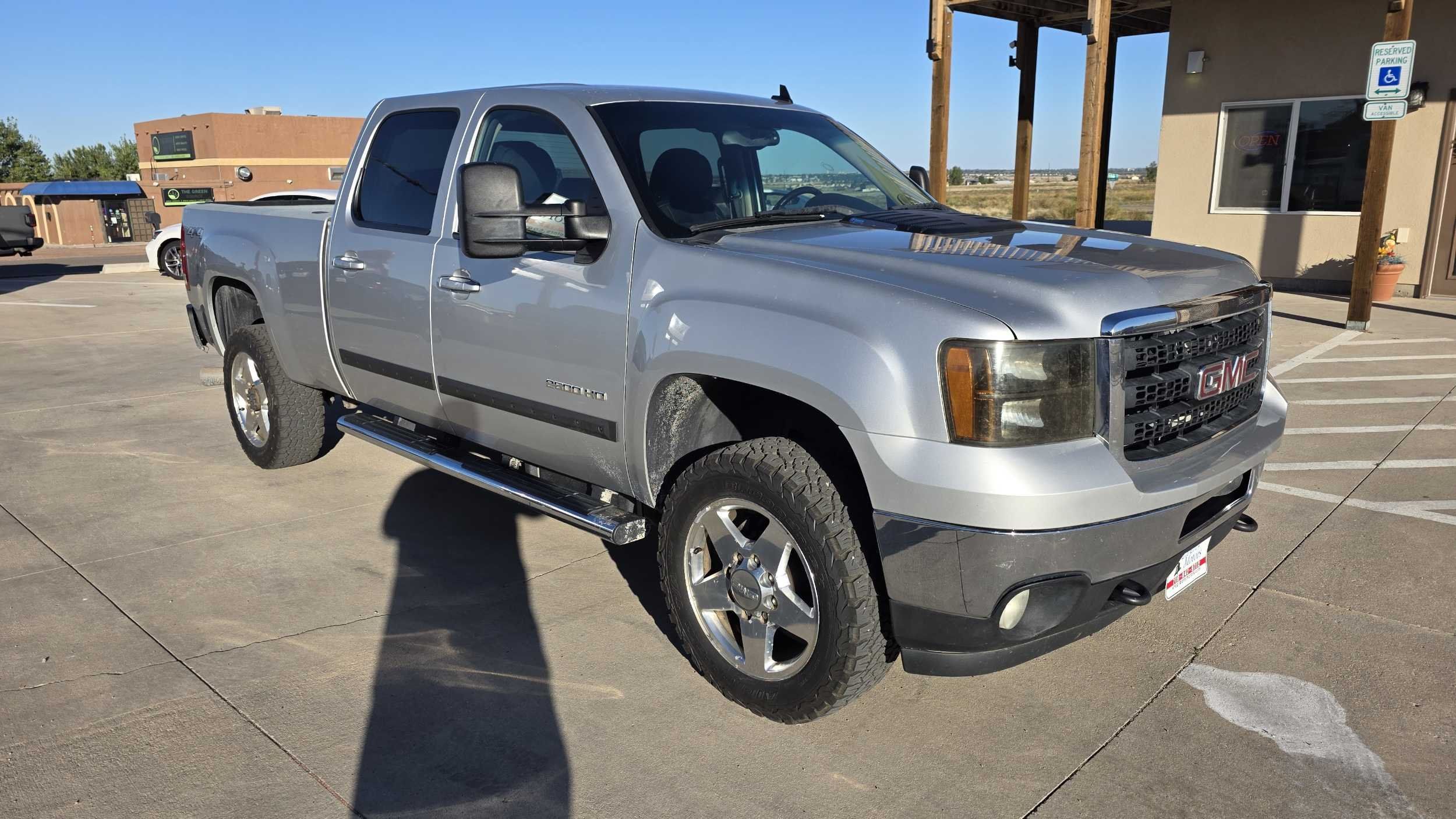 2011 Gmc Sierra SLT photo 3