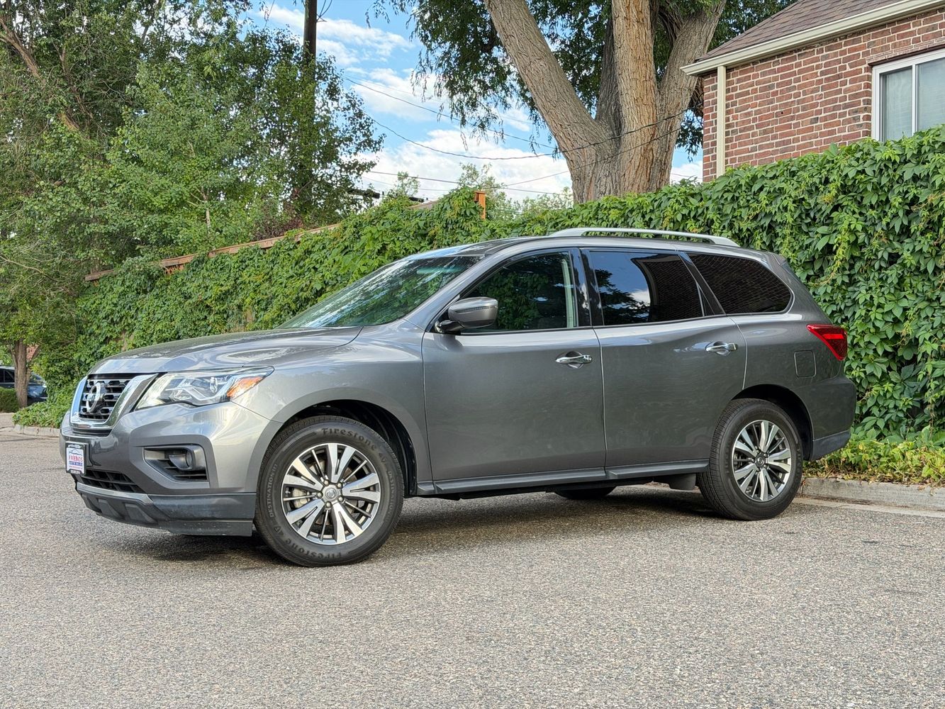 2018 Nissan Pathfinder SV 4WD's photo