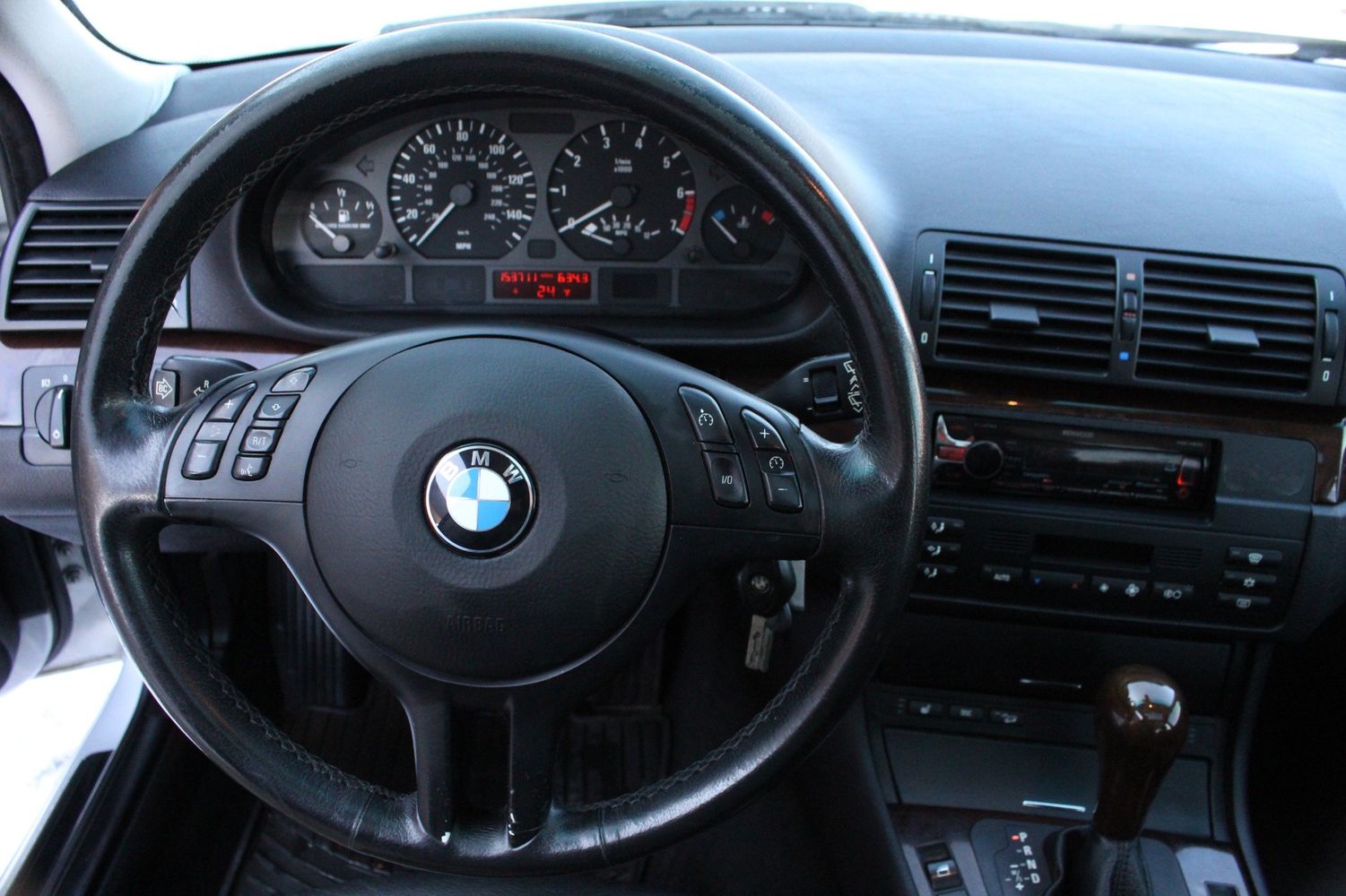 2003 bmw 325xi traction intégrale