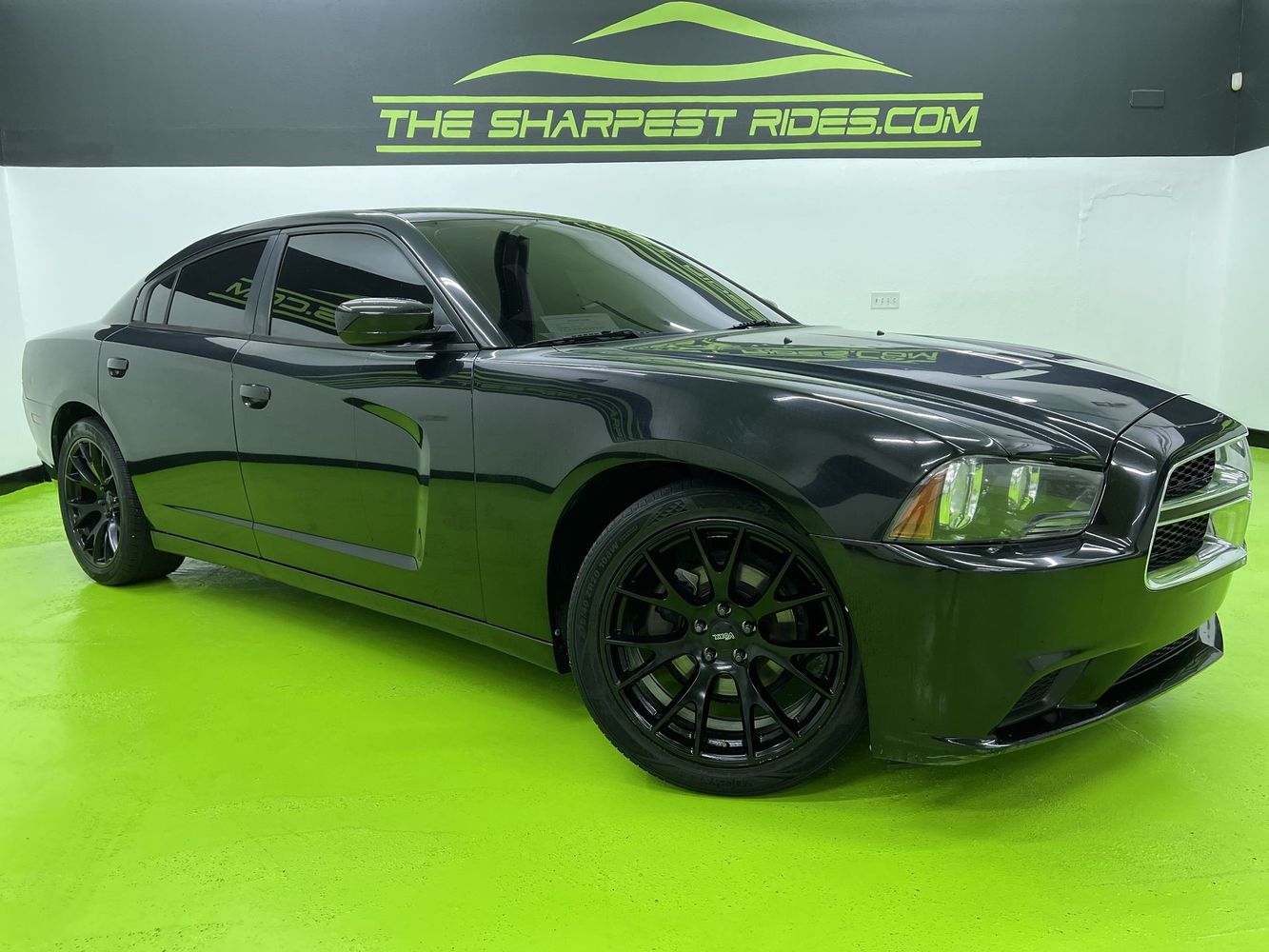 2014 Dodge Charger SE's photo
