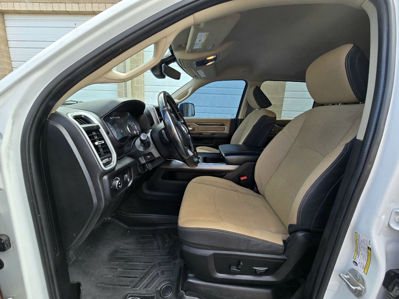2022 Ram 3500 Big Horn Lone Star photo 23