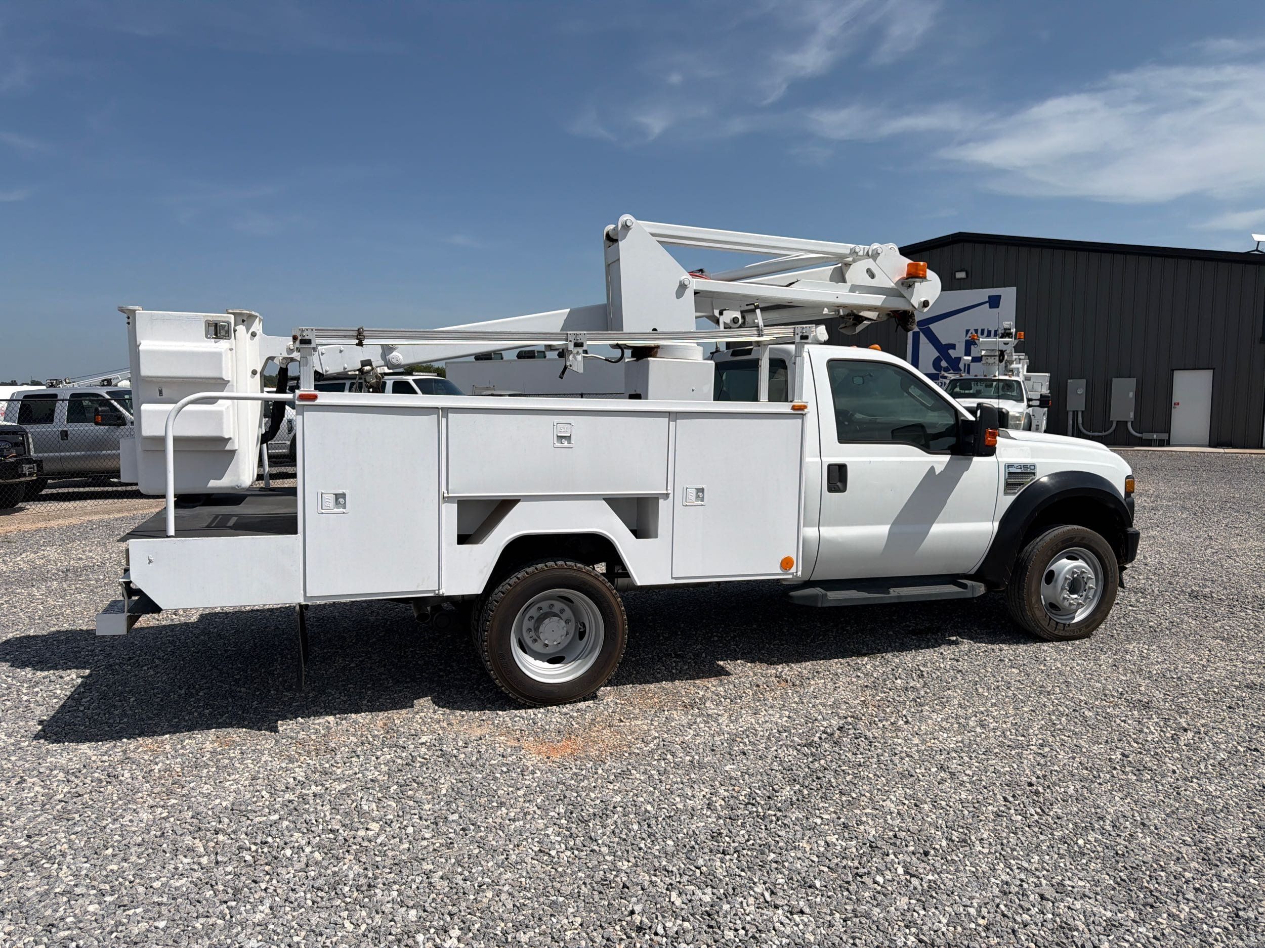 2008 Ford F-450 Super Duty Chassis Cab XLT - Photo 8