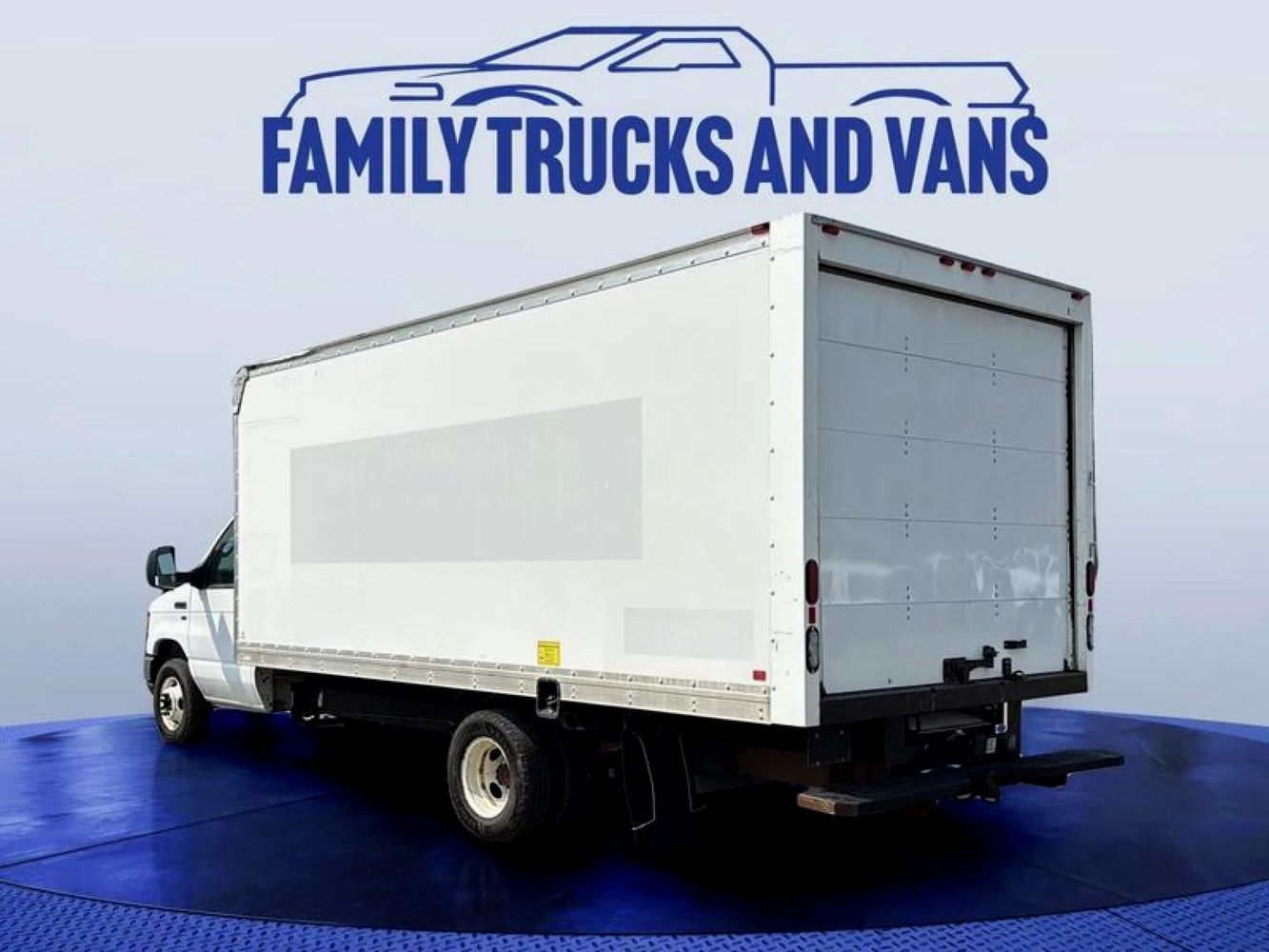 2017 Ford E-350 photo 3
