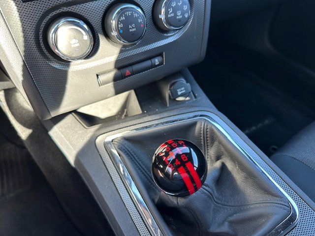 2014 Dodge Challenger R/T photo 13