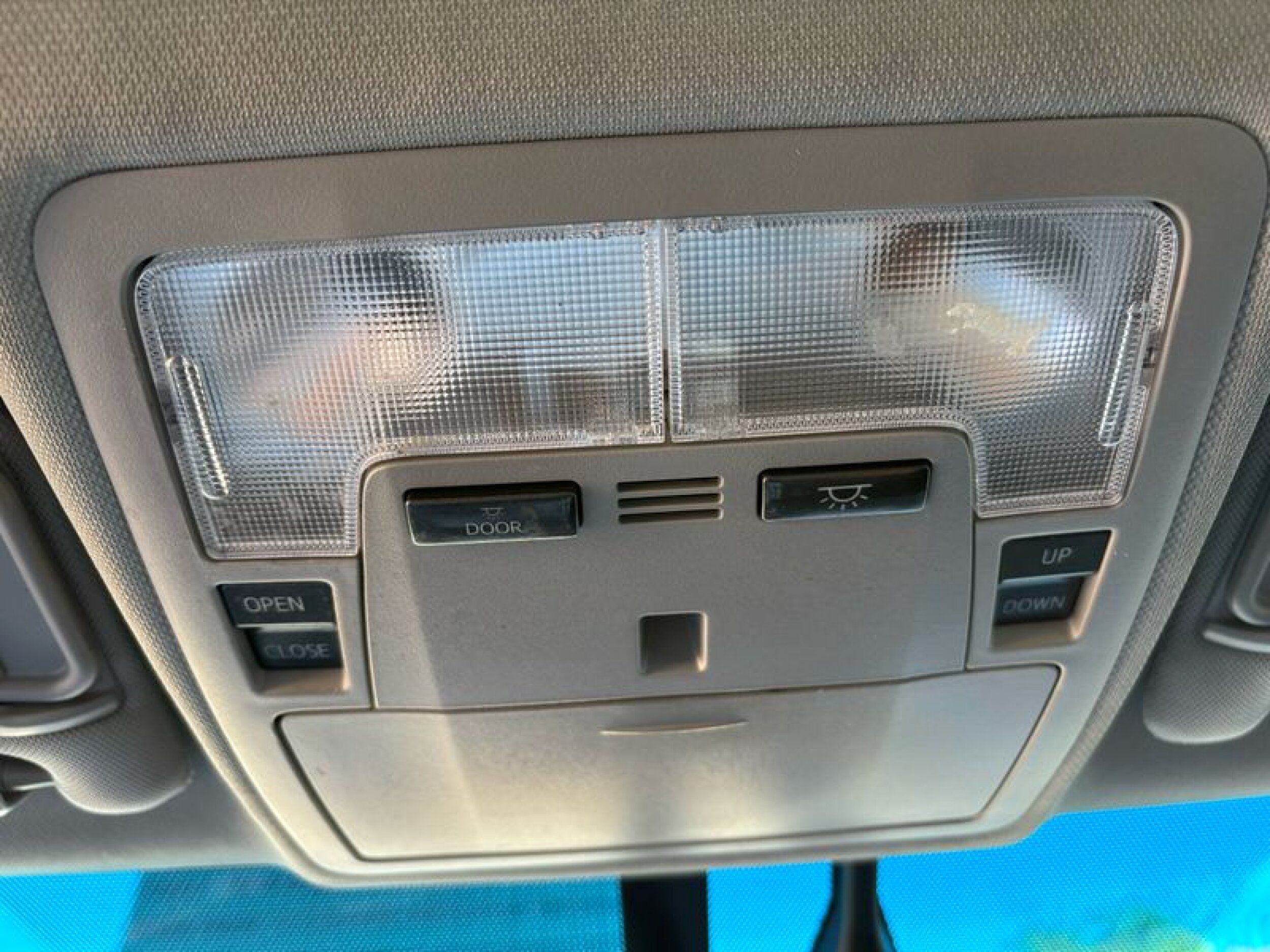 2014 Toyota Camry SE Hybrid - Photo 28
