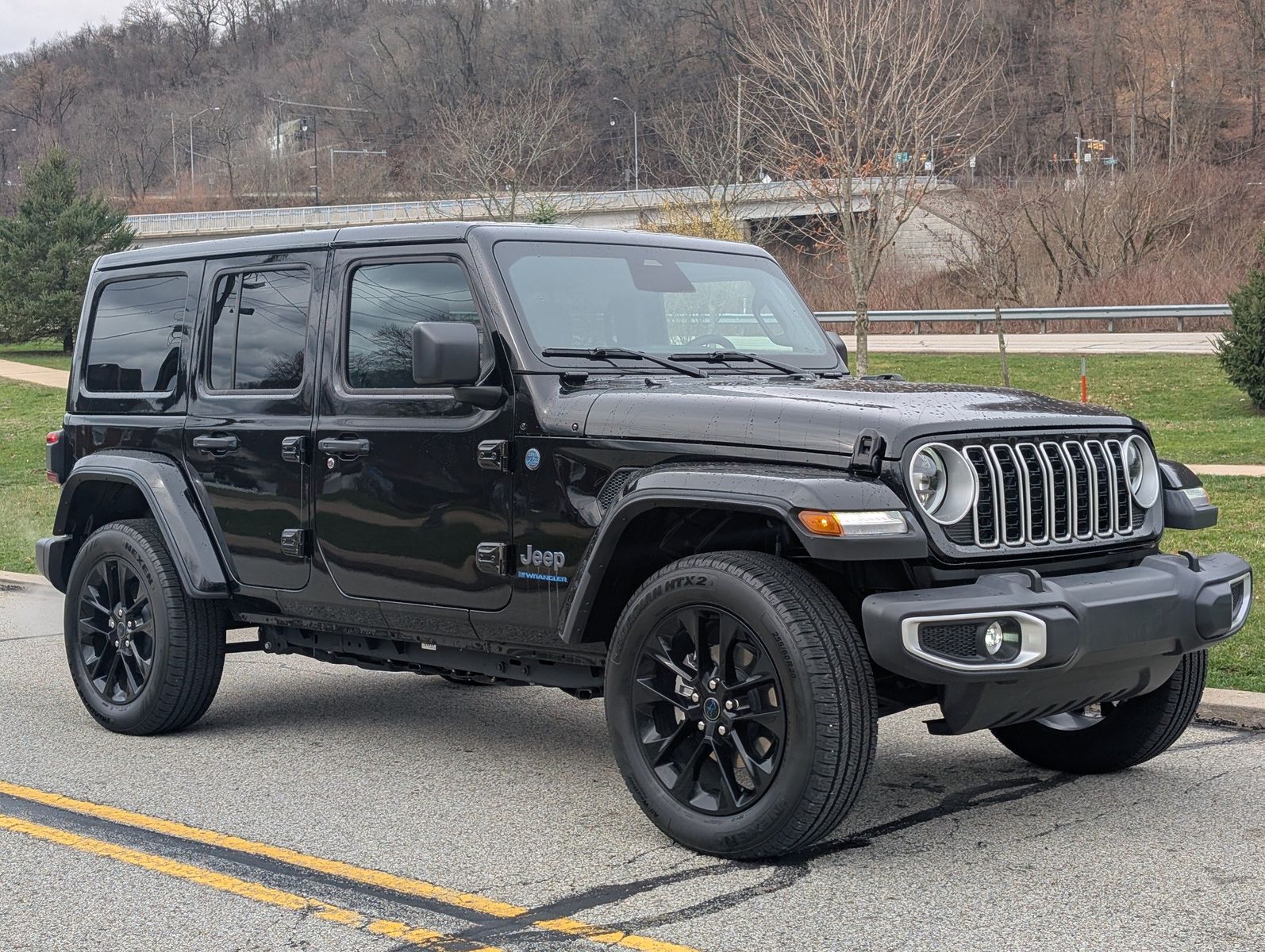2025 Jeep Wrangler 4xe 3