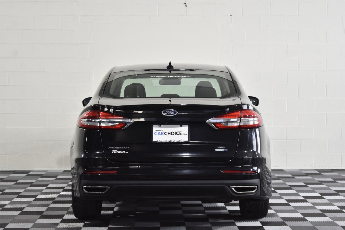 2020 Ford Fusion SE