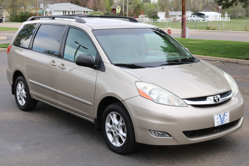 2006 Toyota Sienna Photos